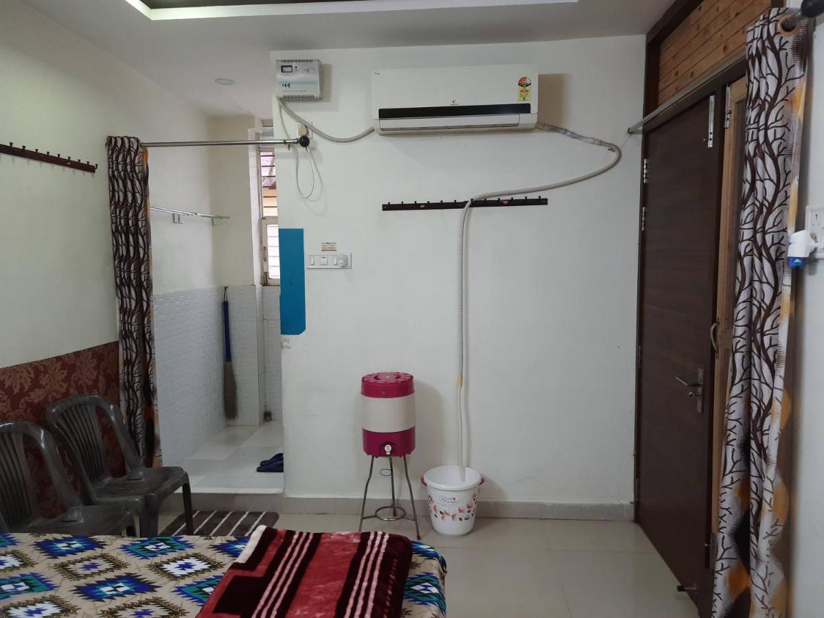 Saar Homestay Ujaim Exterior foto