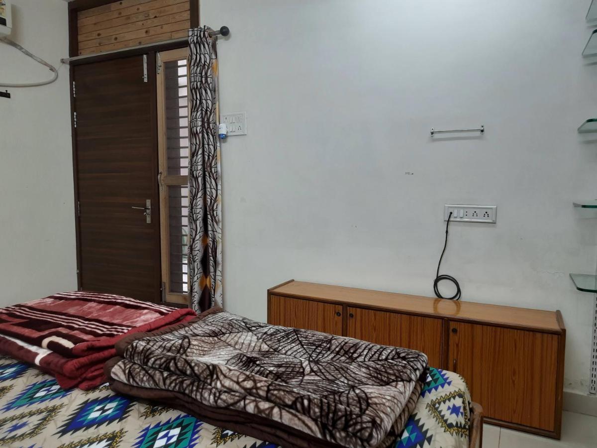 Saar Homestay Ujaim Exterior foto